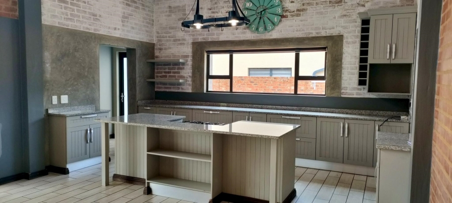 To Let 4 Bedroom Property for Rent in The Coves North West